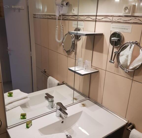 Номер Стандарт, Logis Hôtel Restaurant Les Carillons