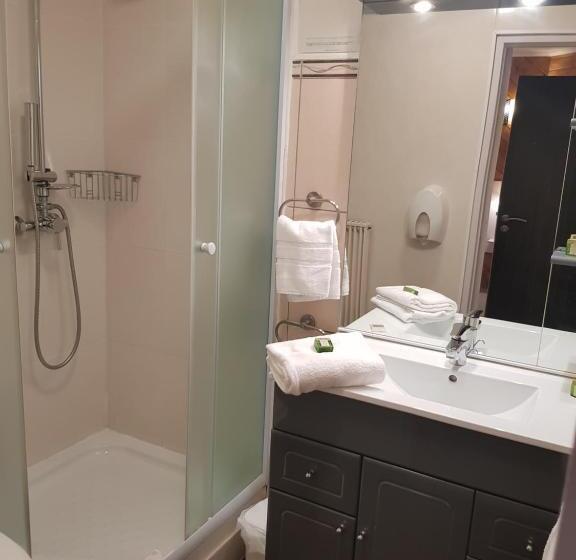 חדר סטנדרט, Logis Hôtel Restaurant Les Carillons