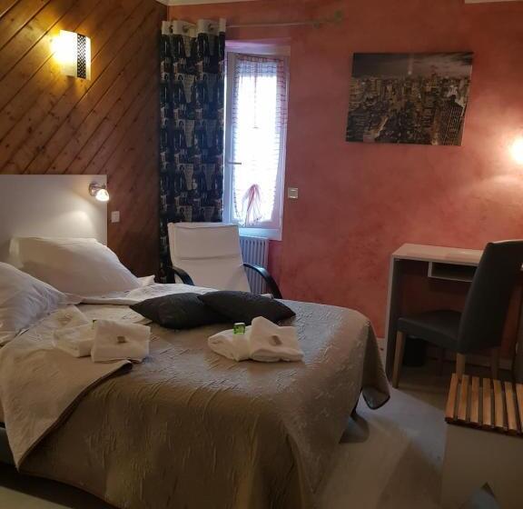 חדר סטנדרט, Logis Hôtel Restaurant Les Carillons