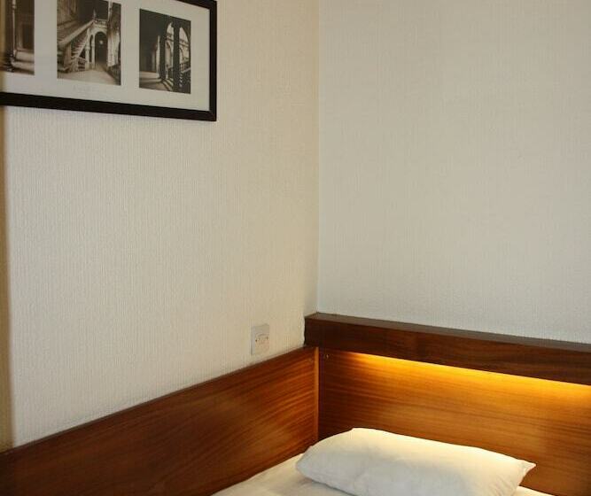 اتاق عادی یک تخته, London Visitors