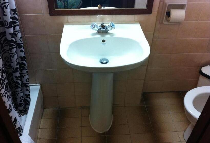 اتاق عادی یک تخته, London Visitors