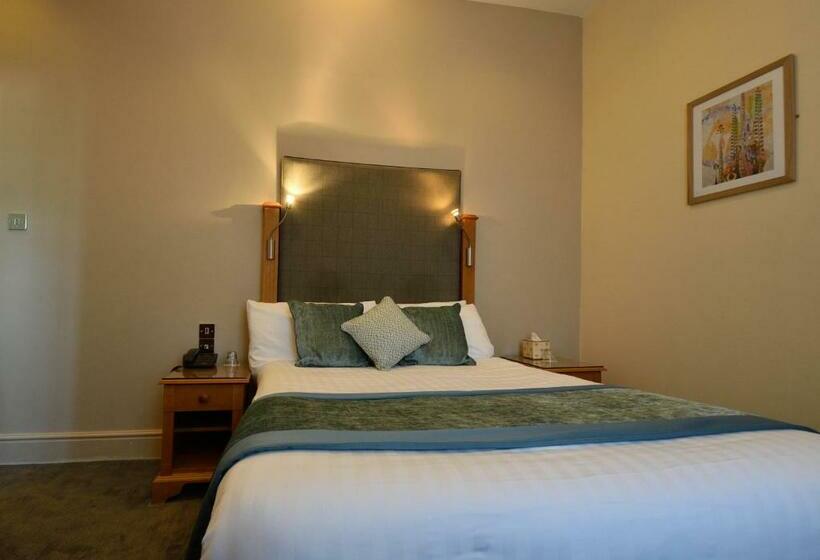 اتاق استاندارد, Queens Court