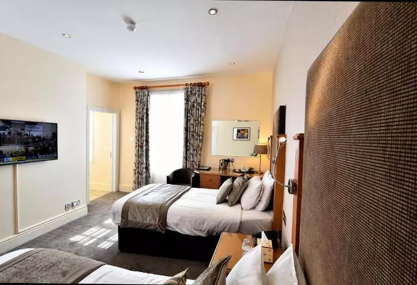 Chambre Standard Individuelle, Queens Court