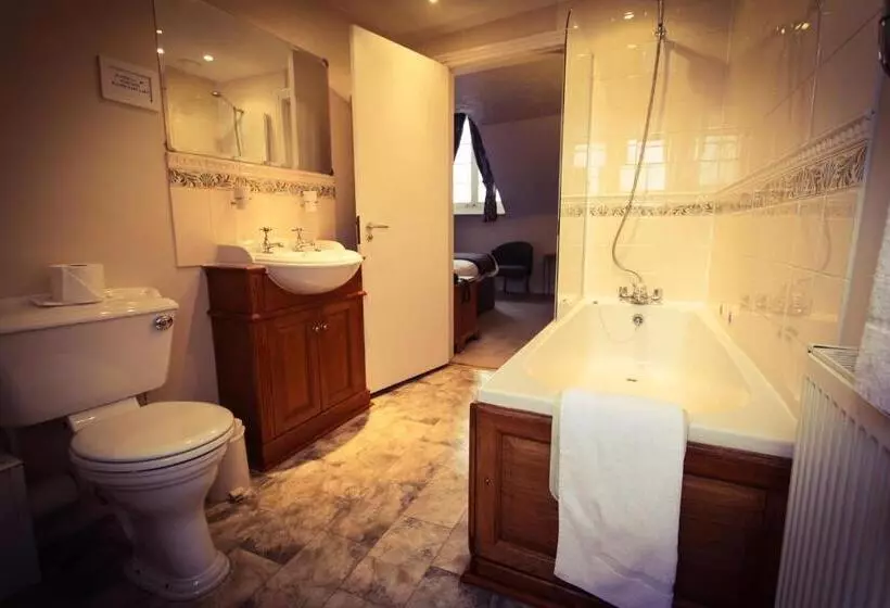 Chambre Triple Standard, Queens Court