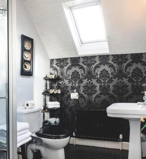 غرفة ديلوكس ثلاثية, Rayanne House