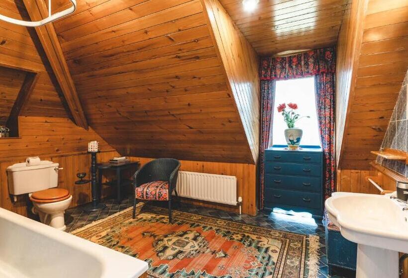 غرفة ديلوكس ثلاثية, Rayanne House