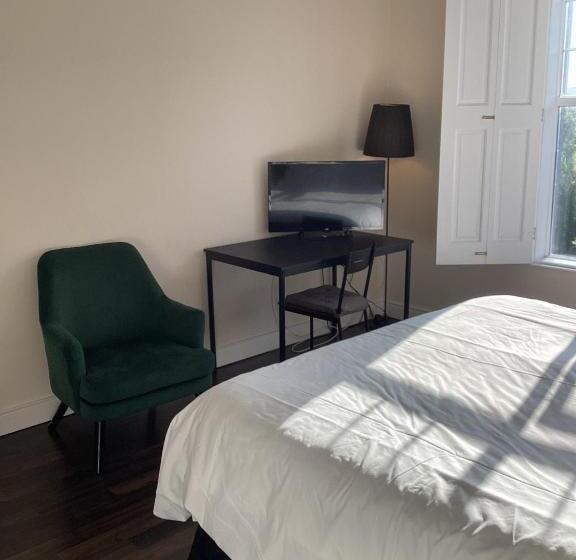 غرفة ديلوكس, Rayanne House