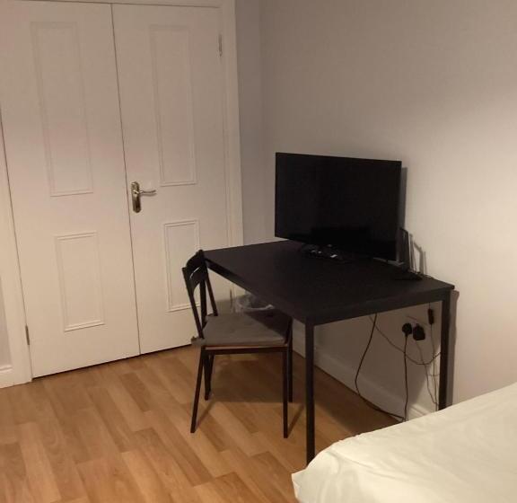 غرفة ديلوكس, Rayanne House