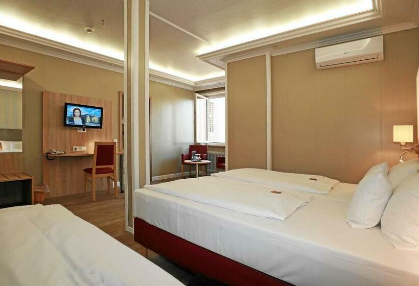 Семейный Номер, Danner