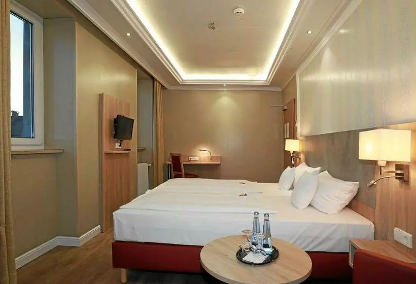 Comfort Room, Danner