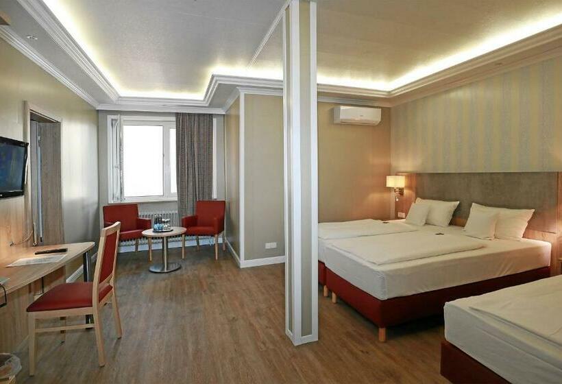 Семейный Номер, Danner