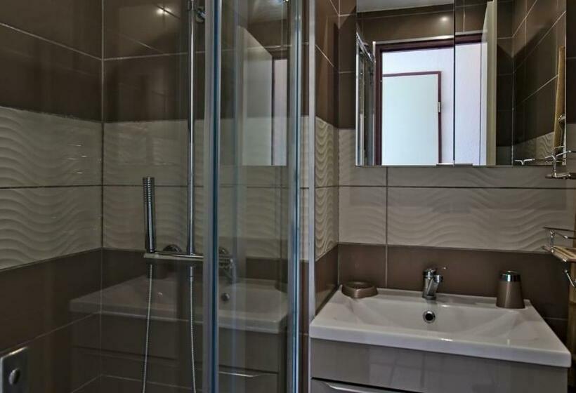 استودیوی استاندارد, Résidence Ulysse