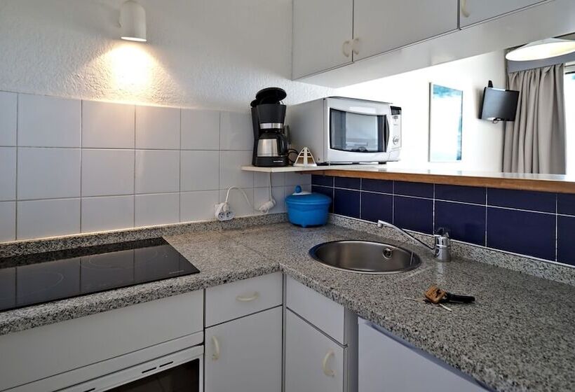 استودیوی استاندارد, Résidence Ulysse