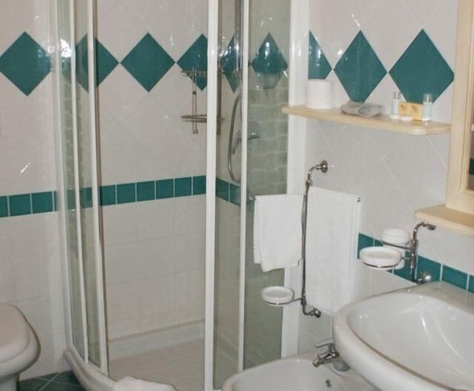 غرفة قياسية فردية, Stella 2000