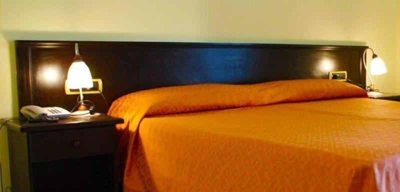 غرفة قياسية فردية, Stella 2000