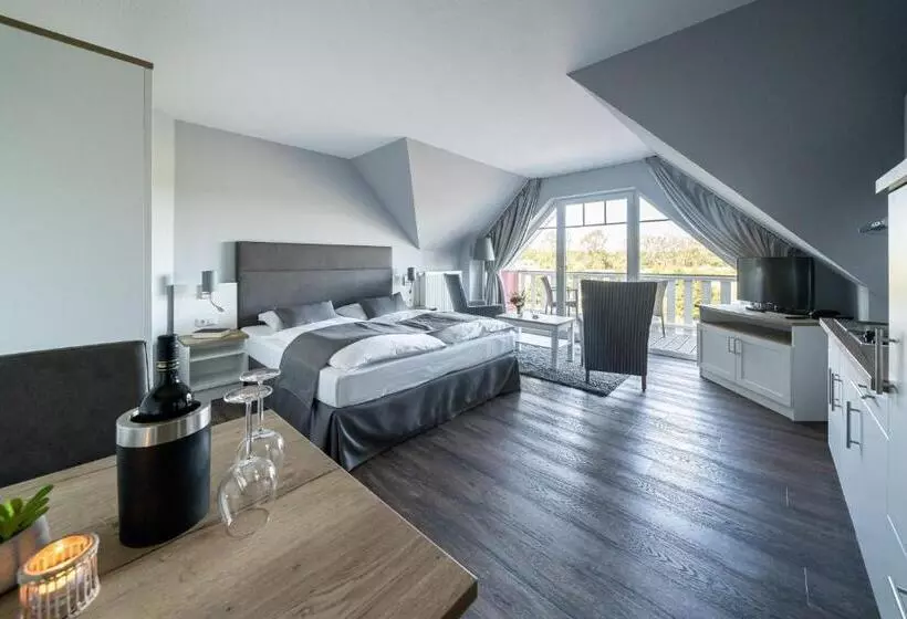 Standard-studio, Strandhafer Apart