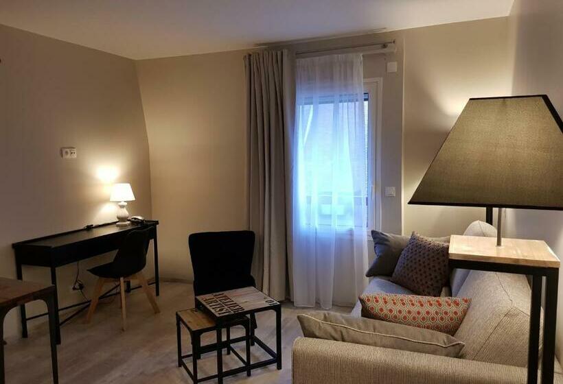 Полулюкс, Suite Appart Hôtel La Loggia By M Spa