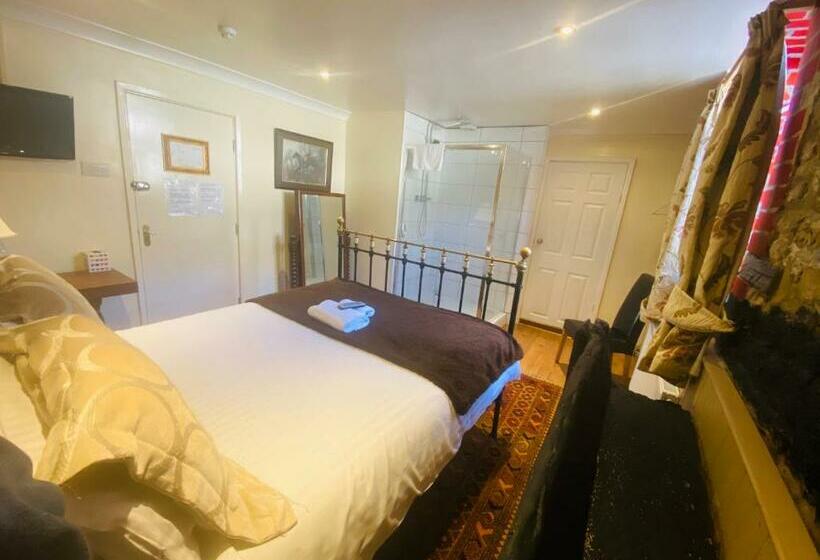 スタンダードルーム, The Old Court