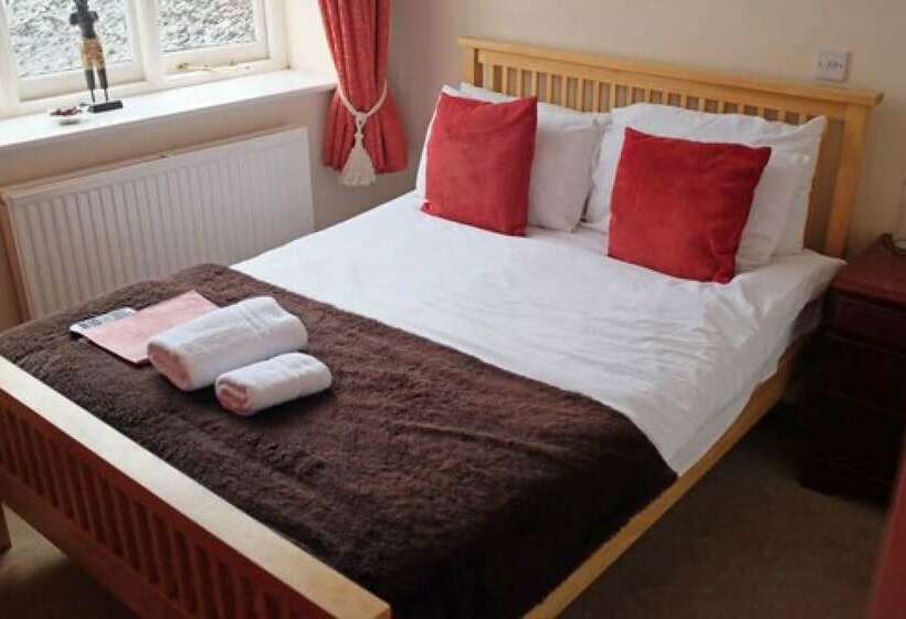 スタンダードルーム, The Old Court