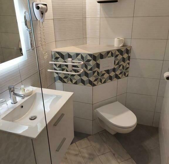 חדר קומפורט, The Originals City, Hôtel Azur,fossurmer