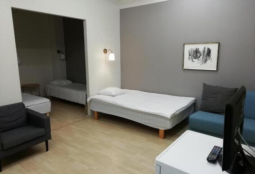 חדר סטנדרט לארבעה, Turistihovi