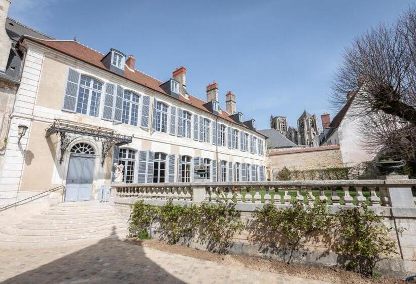 Номер Стандарт, L Hotel De Panette, Un Exceptionnel Château En Ville   Cathédrale