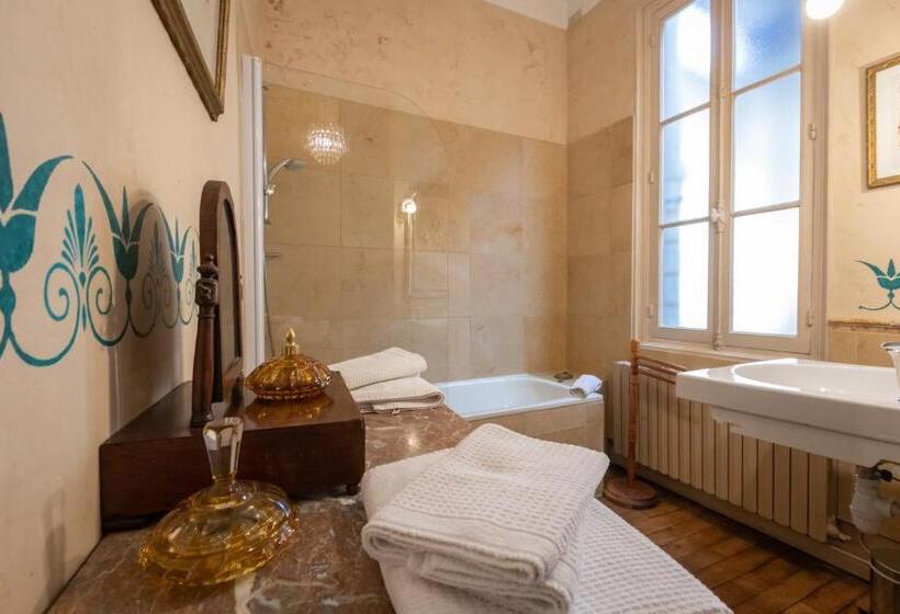 Номер Стандарт, L Hotel De Panette, Un Exceptionnel Château En Ville   Cathédrale