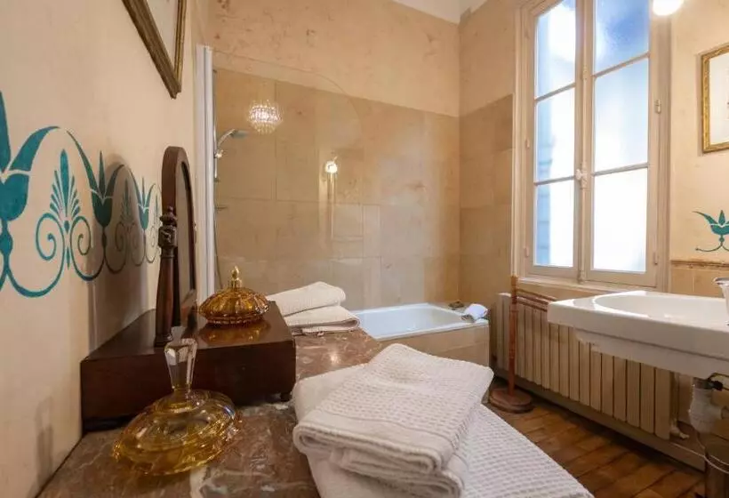 スタンダードルーム, L Hotel De Panette, Un Exceptionnel Château En Ville   Cathédrale