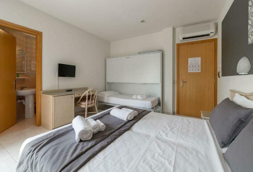 غرفة قياسية رباعية, Airone