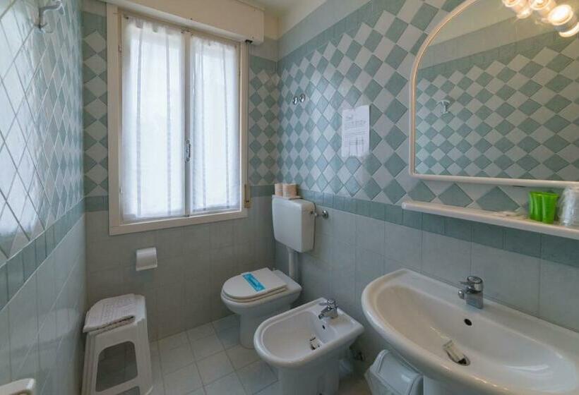 غرفة قياسية ثلاثية, Airone