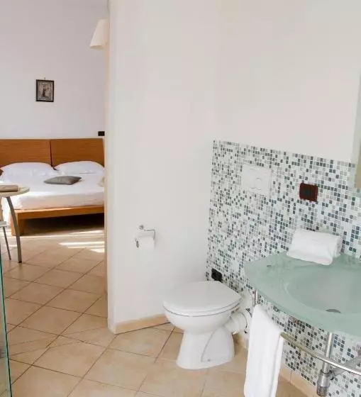 Standard Kolmen Hengen Huone, B&b Ore Liete