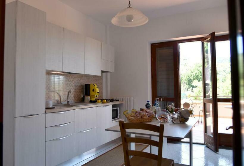 חדר סטנדרט עם מיטת קינג, Bed And Lemons