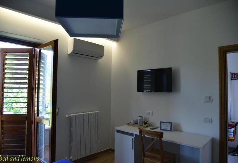 스탠다드 룸 킹사이즈 침대, Bed And Lemons