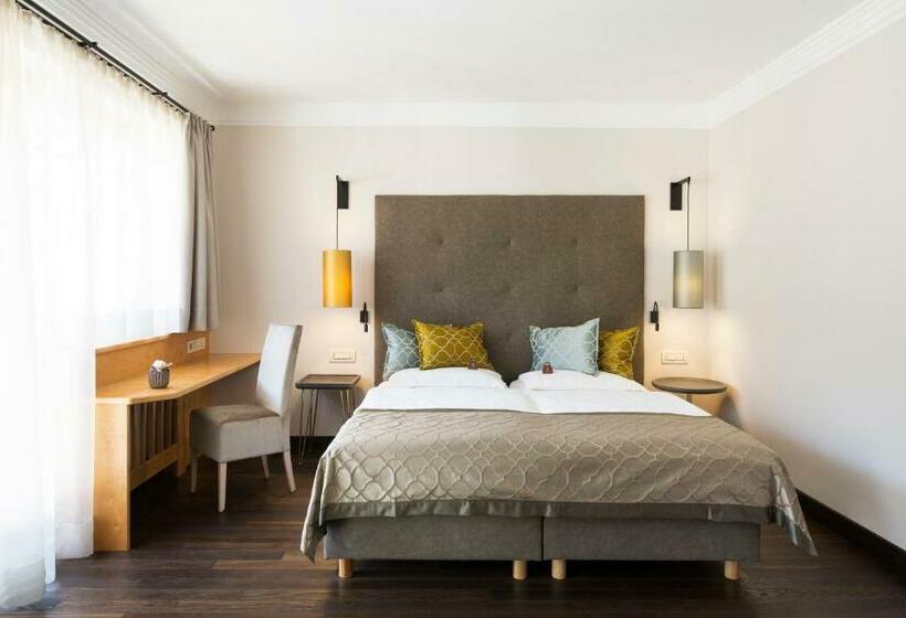 جناح, Burggräflerhof