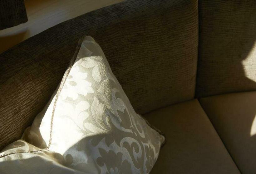 جناح, Burggräflerhof