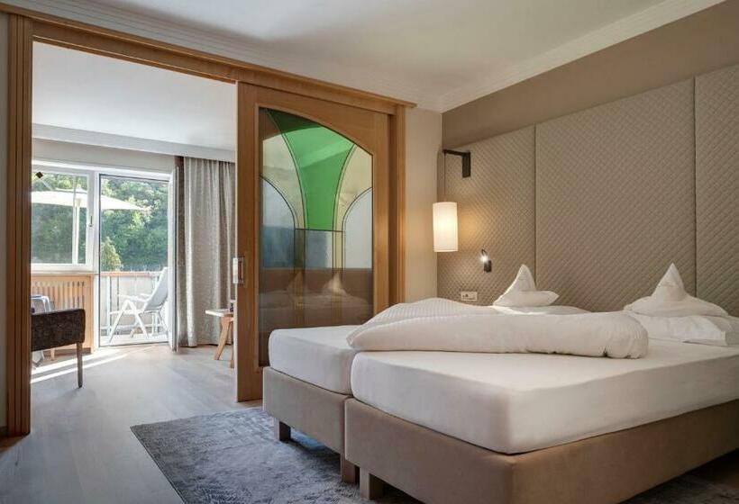 جناح, Burggräflerhof