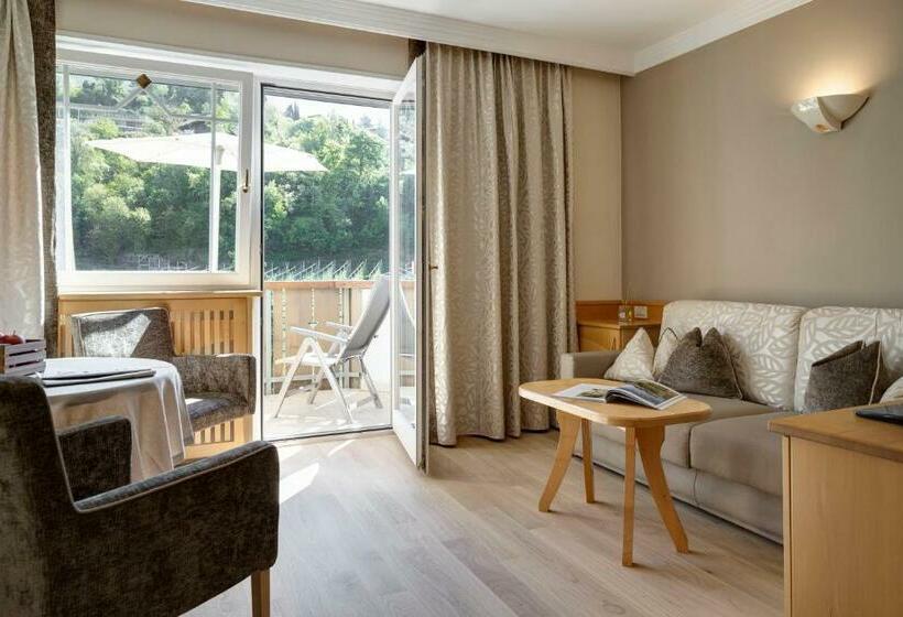 جناح, Burggräflerhof