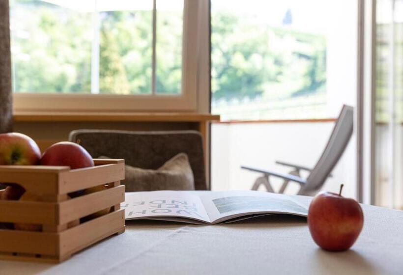 جناح, Burggräflerhof