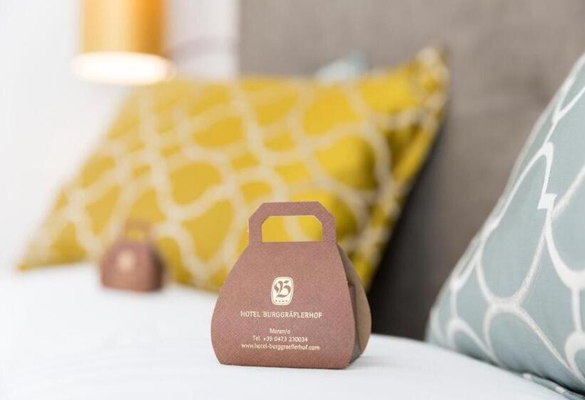 غرفة قياسية, Burggräflerhof