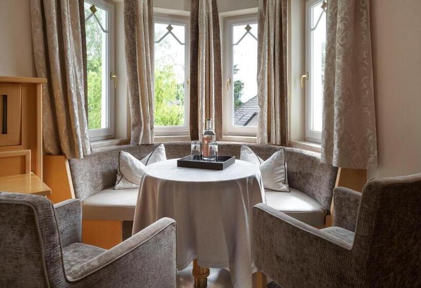 غرفة قياسية, Burggräflerhof