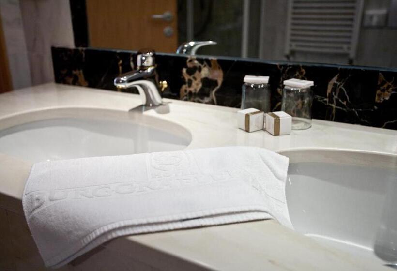 جناح, Burggräflerhof