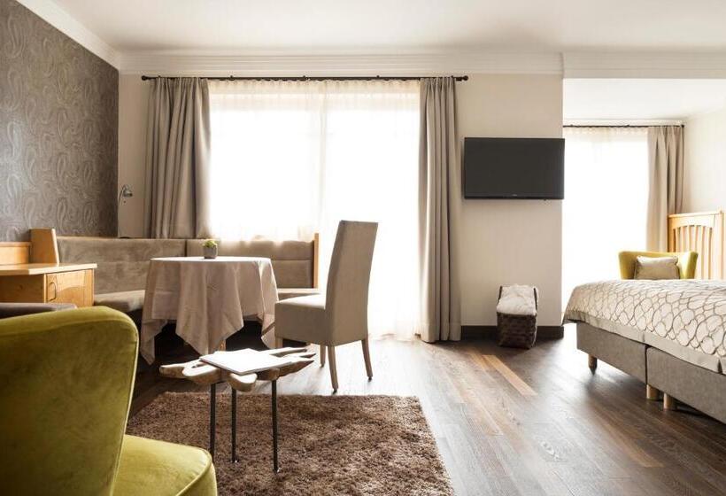 جناح, Burggräflerhof