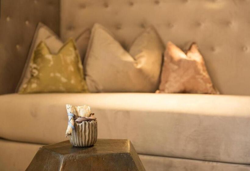 غرفة كومفورت, Burggräflerhof