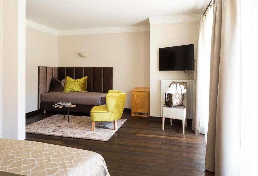 جناح سوبيريور, Burggräflerhof