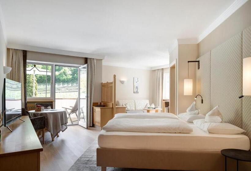 جناح, Burggräflerhof