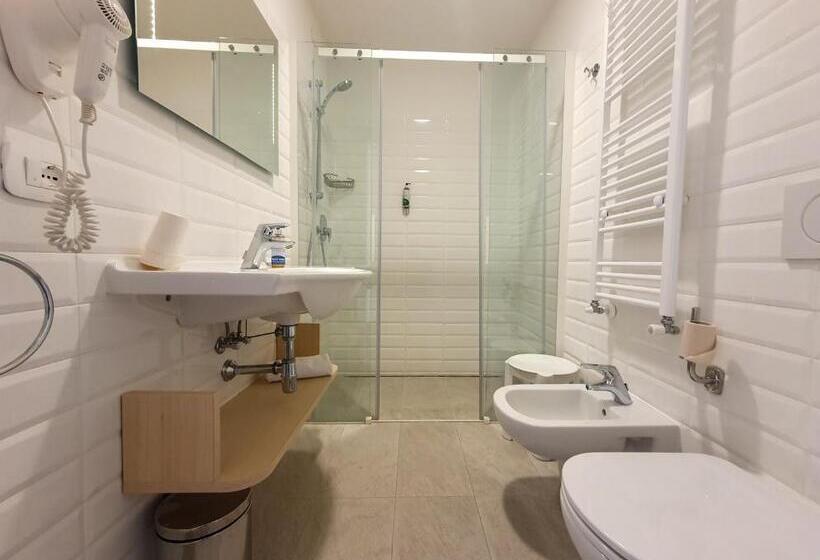 Superior room with lake view, Casa Immacolata