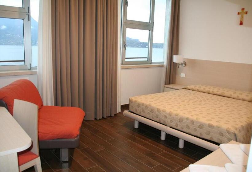 Superior room with lake view, Casa Immacolata