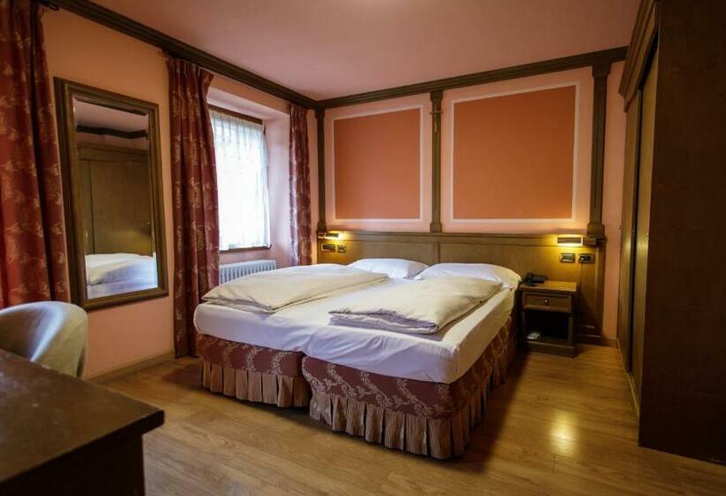 اتاق استاندارد با بالکن, Compagnoni