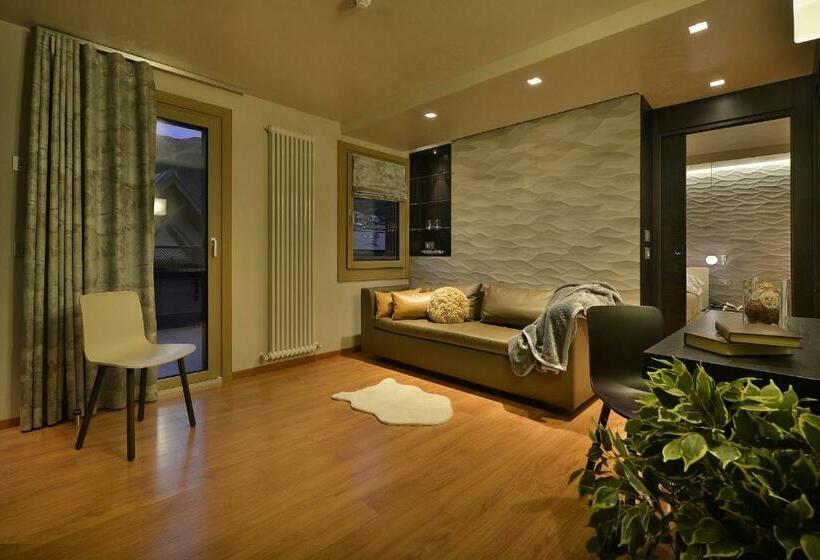 Suite with Terrace, Compagnoni