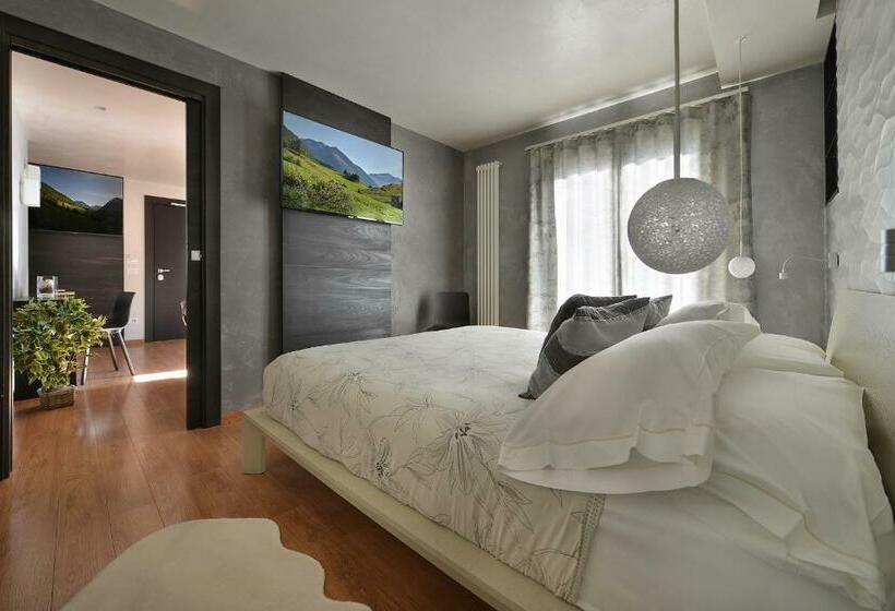 Suite with Terrace, Compagnoni